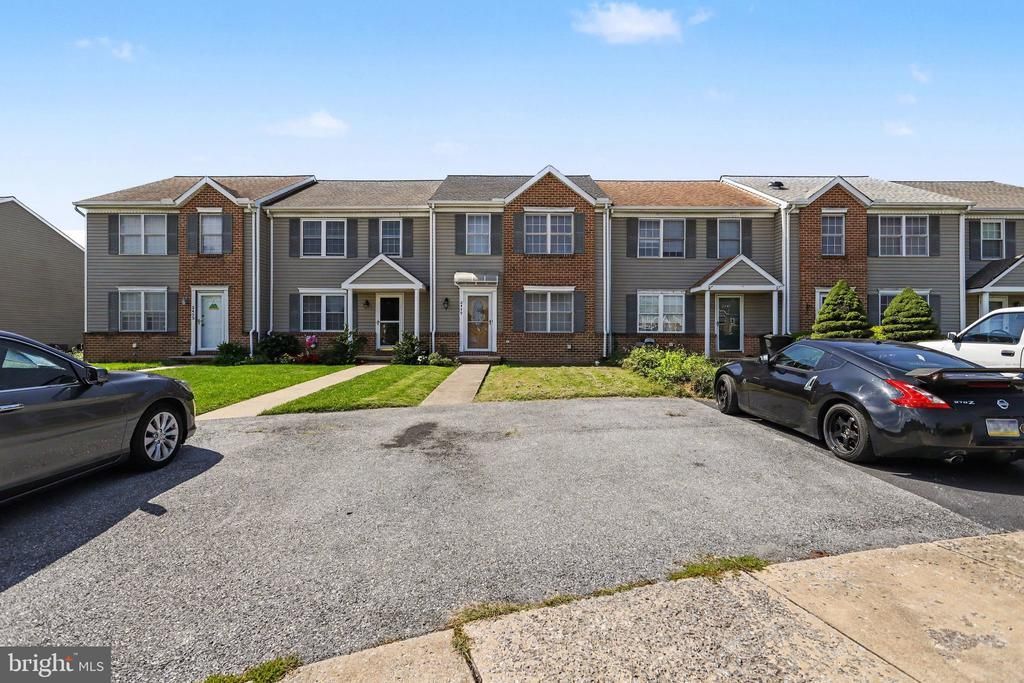 2449 FRANKLIN DRIVE , EAST PETERSBURG, PA 17520