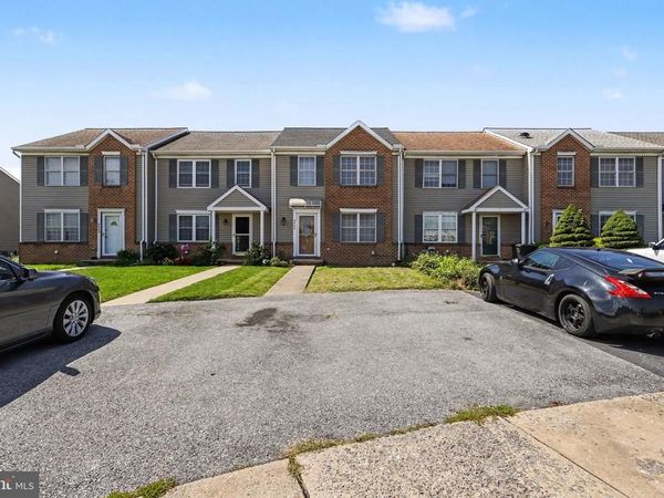2449 FRANKLIN DRIVE, EAST PETERSBURG, PA 17520
