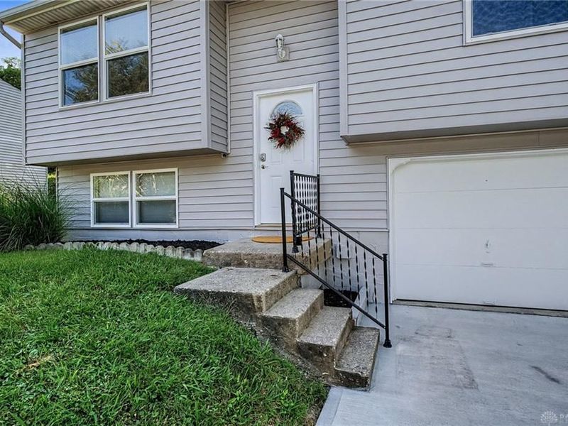 2933 Greenbrook Lane, Cincinnati, OH 45251 Photo 3