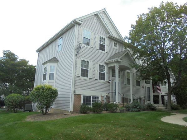 1065 Manchester Circle , Grayslake, IL 60030