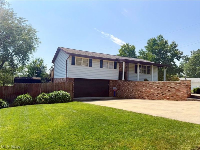 312 Donahey Avenue NE, New Philadelphia, OH 44663 Photo 3