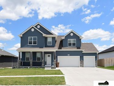 7332 N 9th Street, Lincoln, NE 68521
