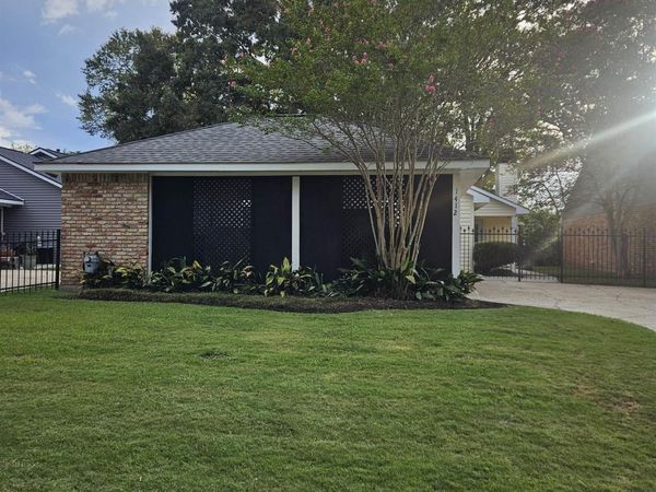 1412 W Fairview Dr, Baton Rouge, LA 70816