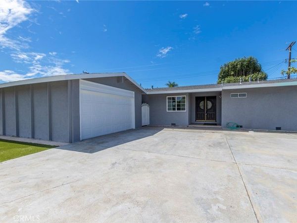 922 Toddy Street, Santa Ana, CA 92703