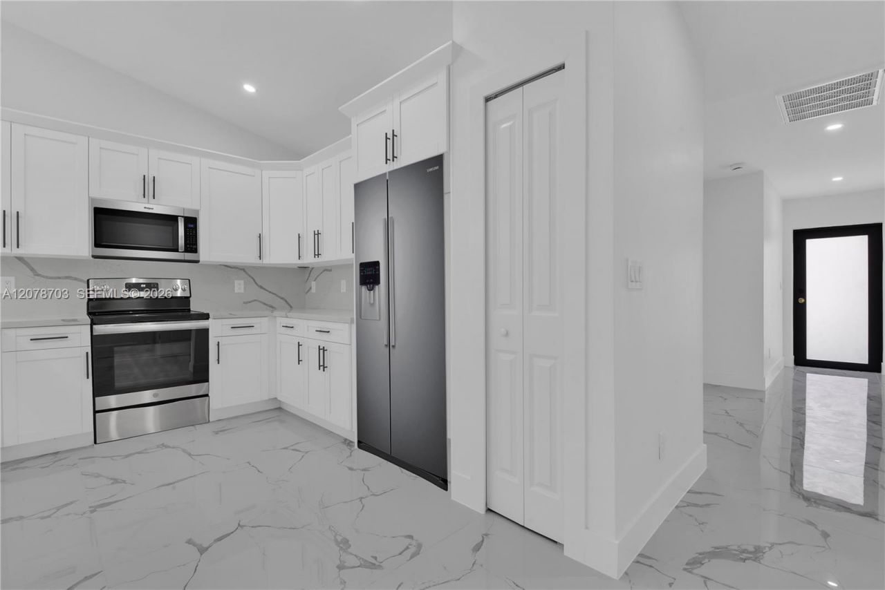 104/106 Hightower Ave S , Lehigh Acres, FL 33973 Photo