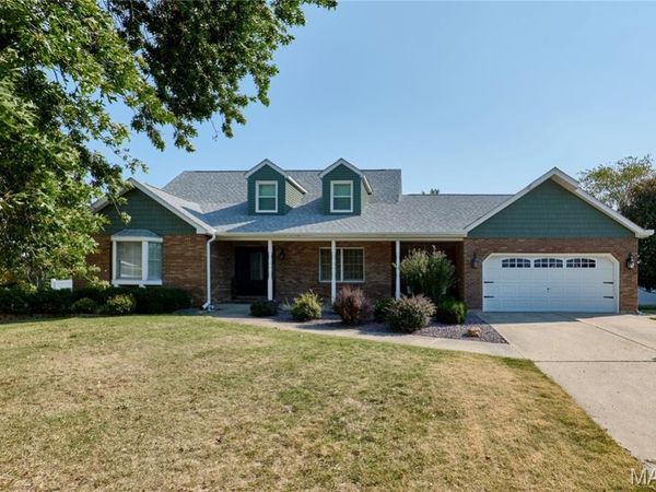 404 Chantilly Court, Warrenton, MO 63383