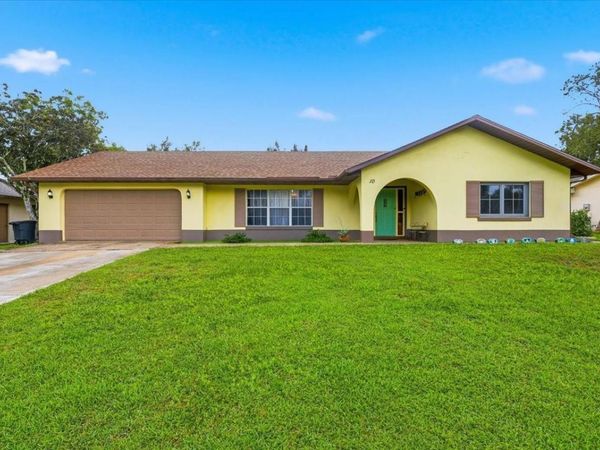 10 BLACKBURN PLACE , PALM COAST, FL 32137