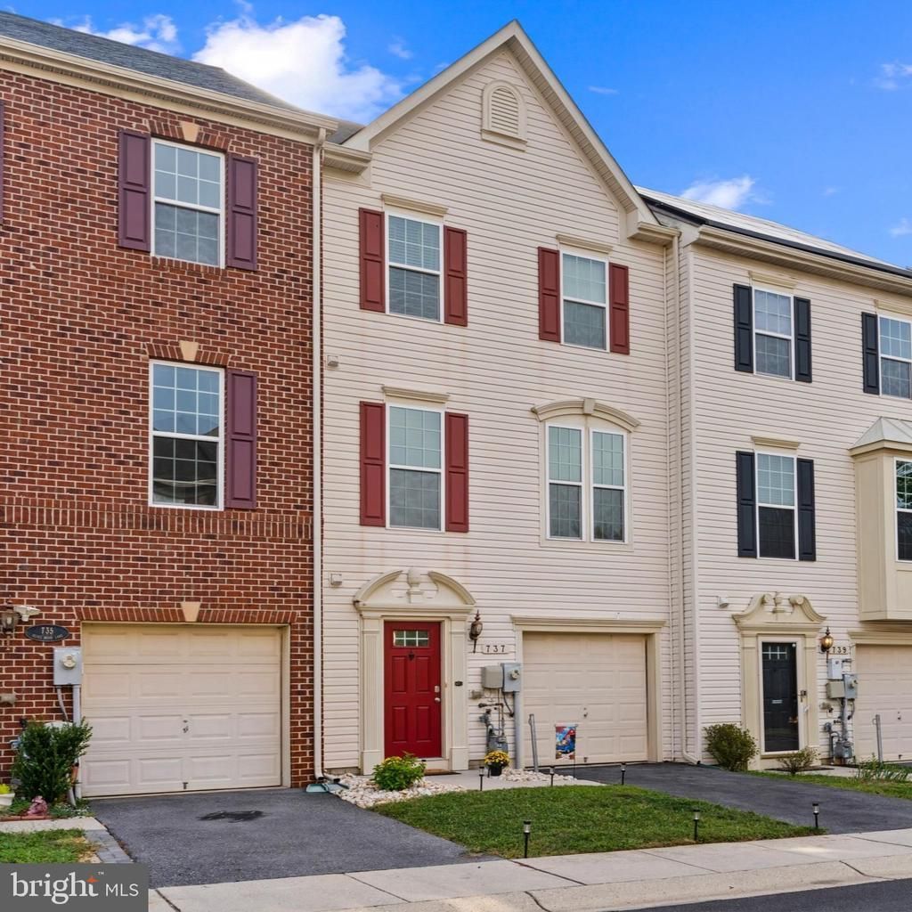 737 Olive Wood, Baltimore, MD 21225 Main Photo