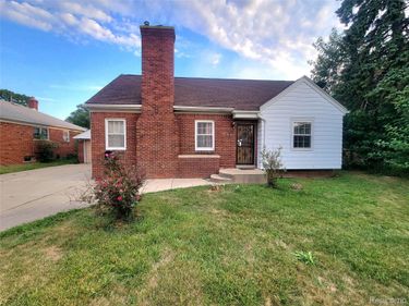 8238 Fisher Avenue , Warren, Mi 48089