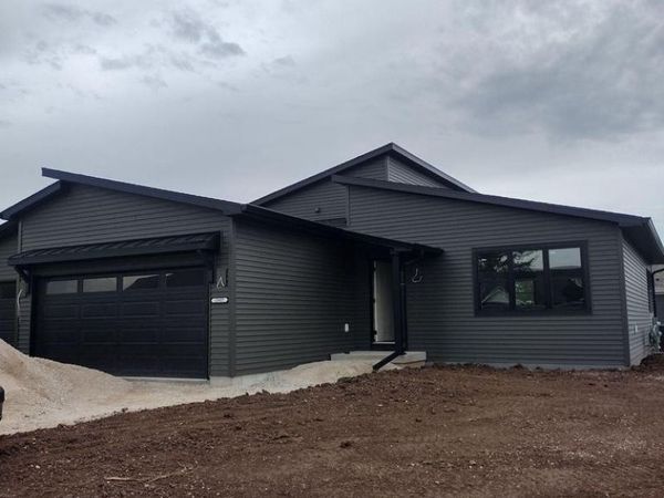 1507 Alpine CIRCLE, North Fond Du Lac, WI 54937