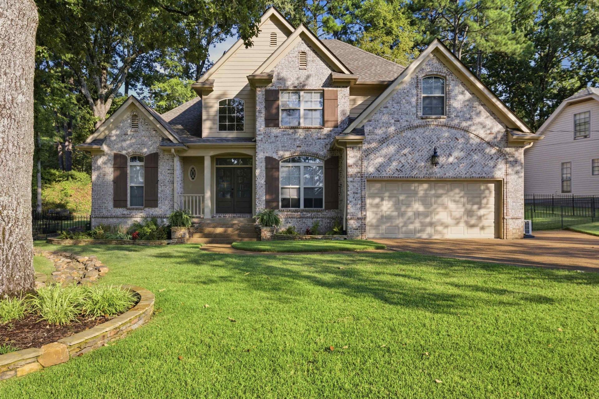 4155 LARCH POINT CV Lakeland, TN 38002