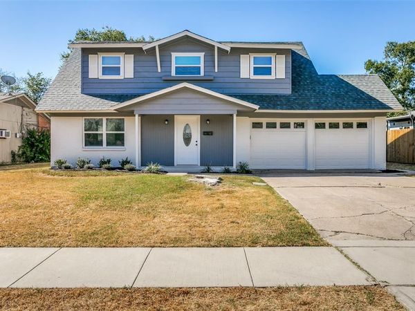 725 Hawthorne Lane, Grand Prairie, TX 75052