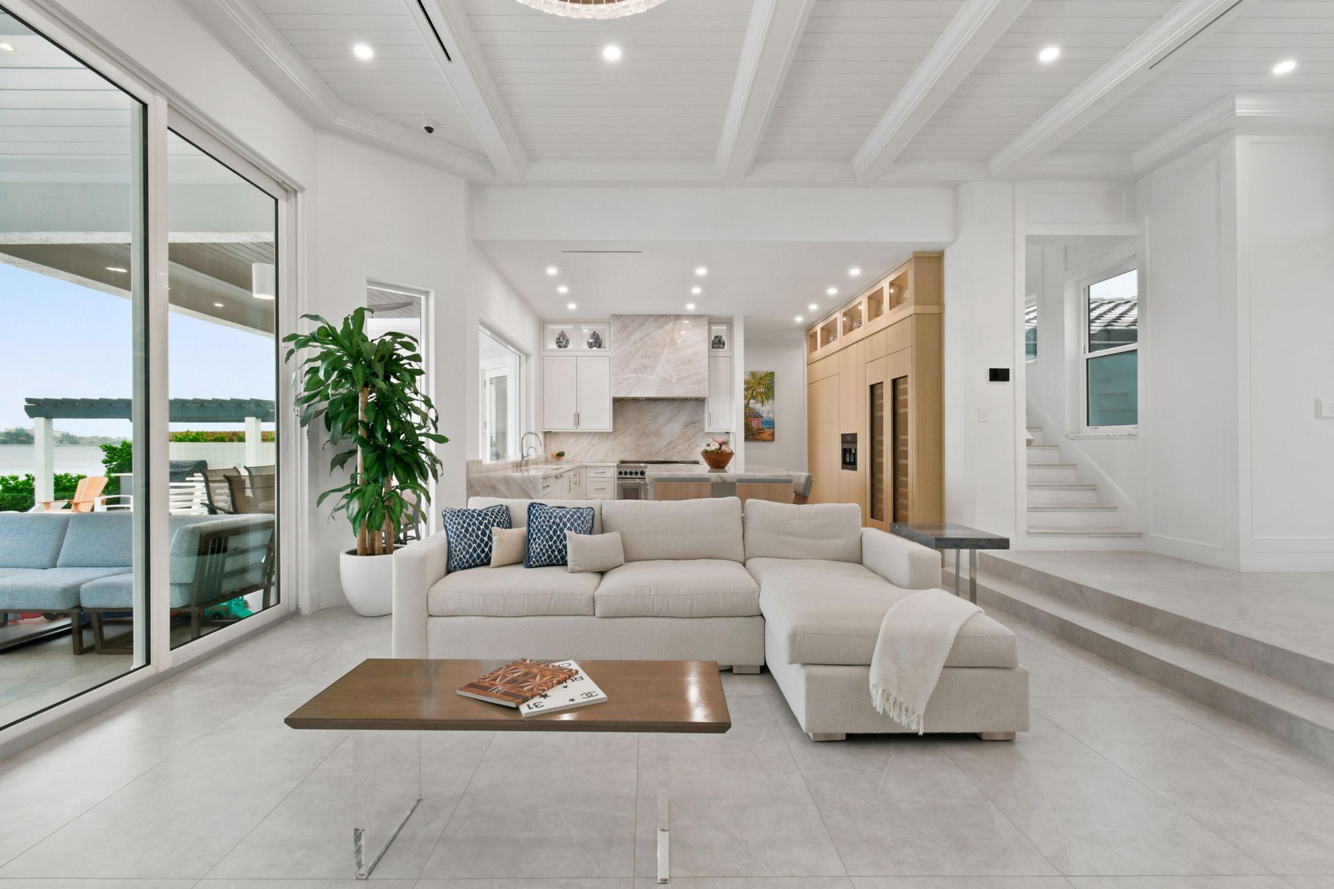 3 Lakeside Palms Court, Lake Worth Beach, FL 33460 Photo