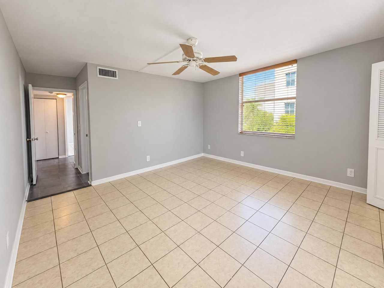 14701 Cumberland Drive, Unit 301, Delray Beach, FL 33446 Photo