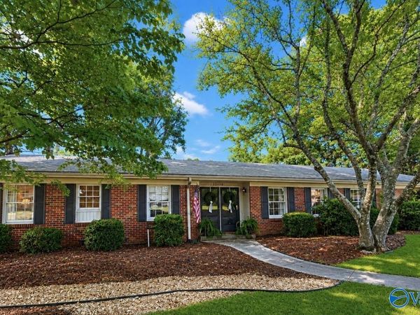 2406 Greenwood Drive, Decatur, AL 35601