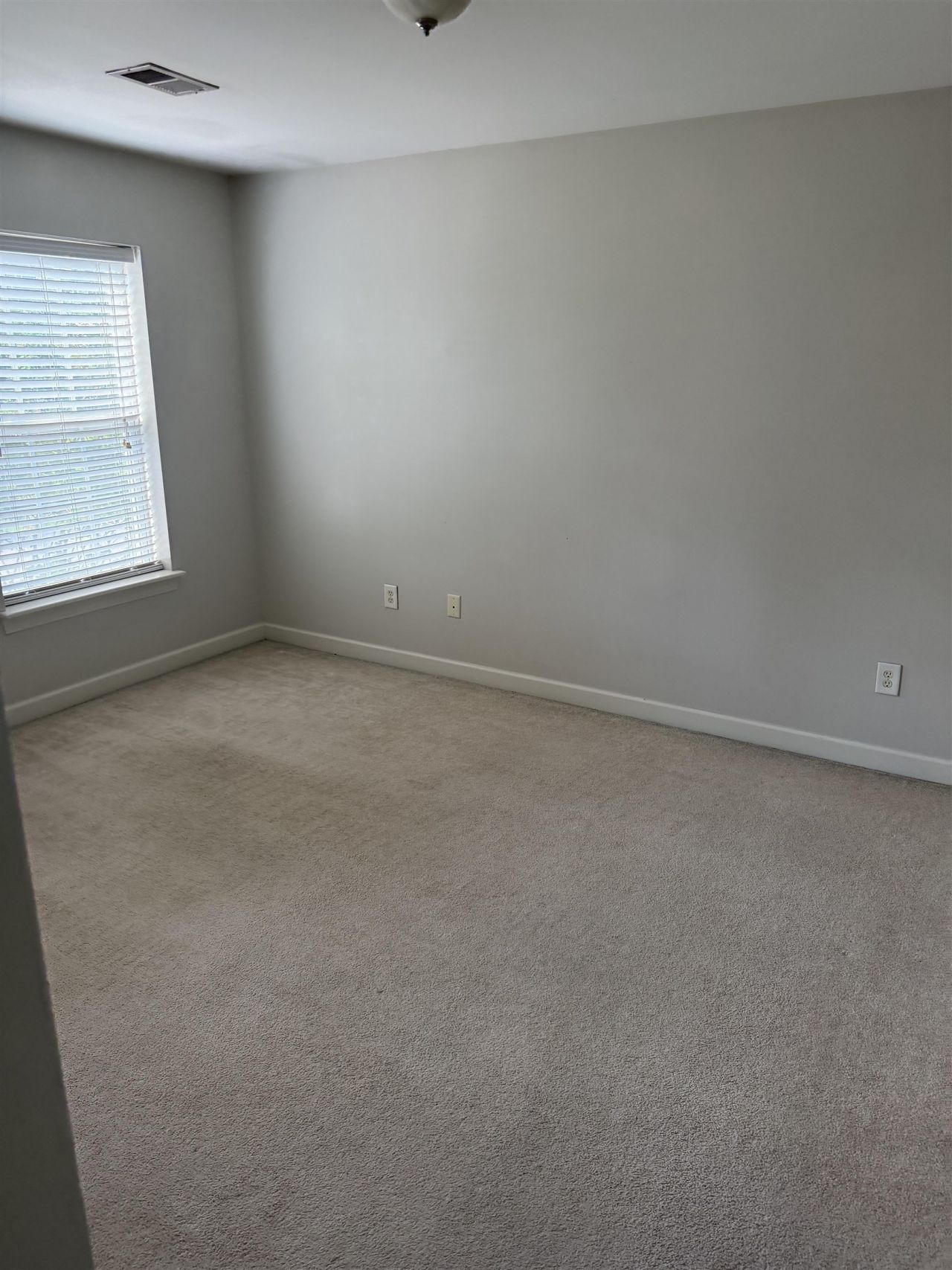 1066 Fairways Ln. Photo 8