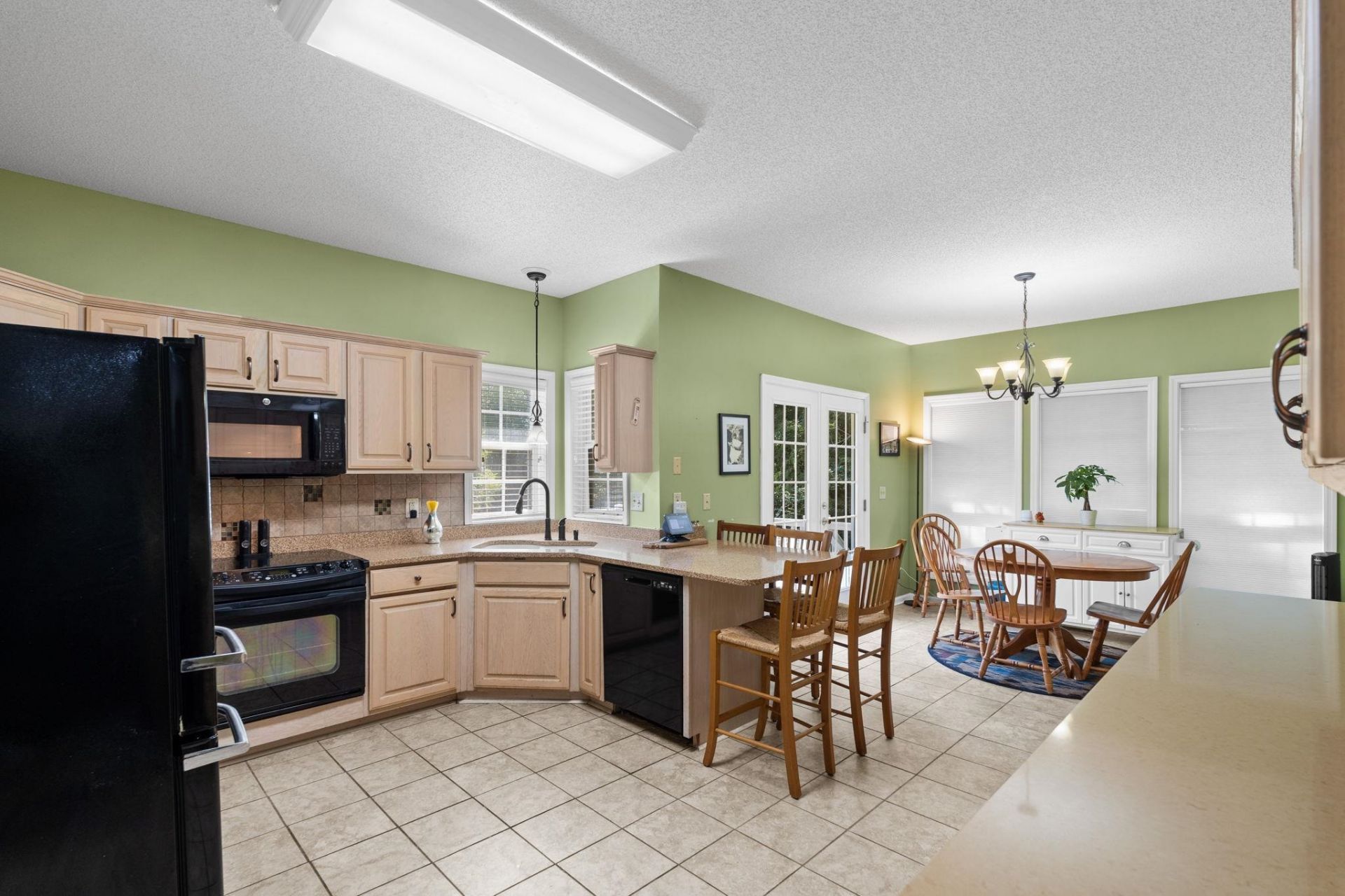 3092 Kings Ct. Photo 13