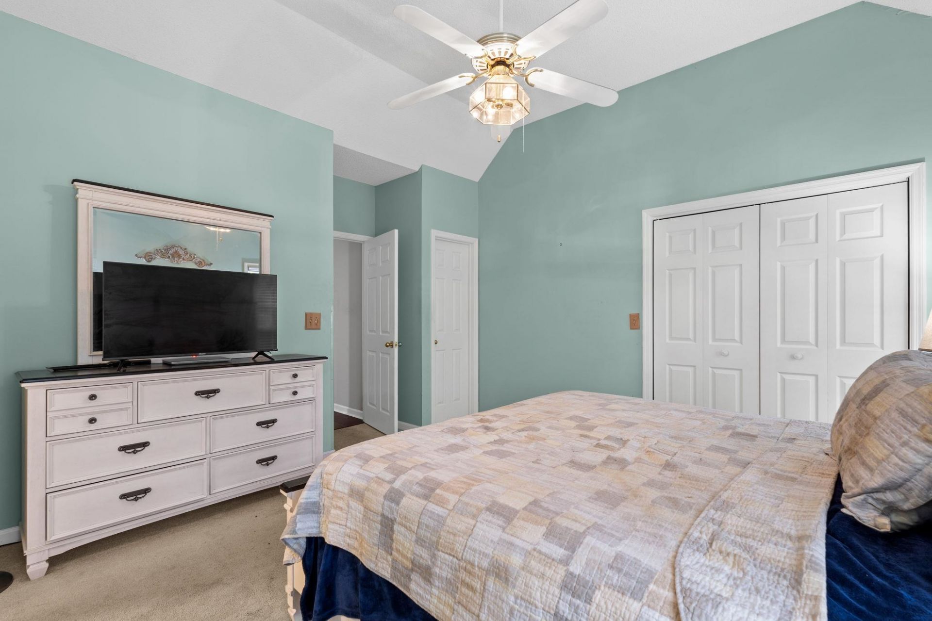 3092 Kings Ct. Photo 24
