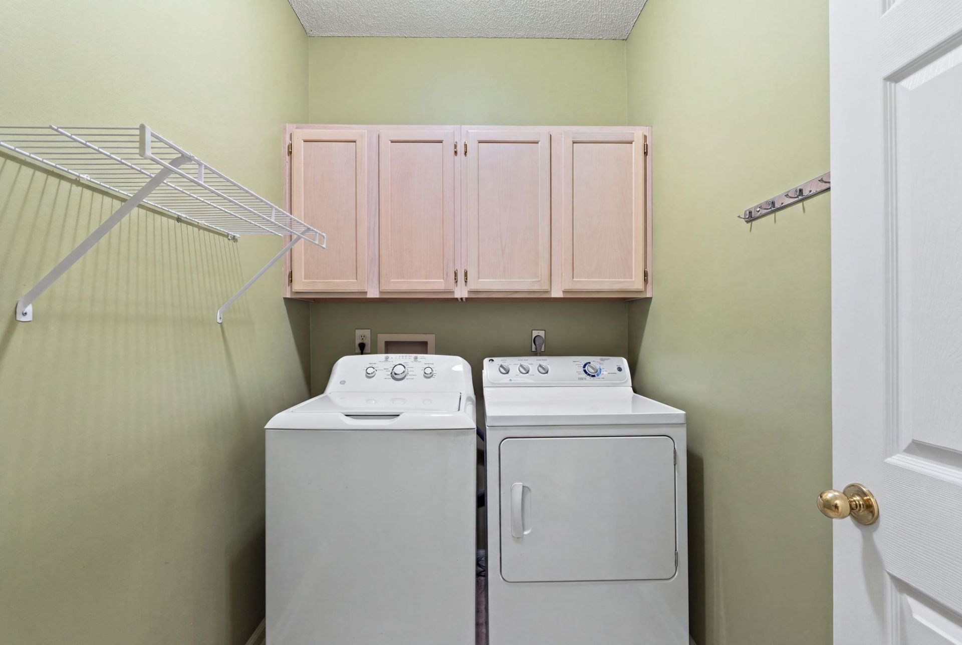 3092 Kings Ct. Photo 35