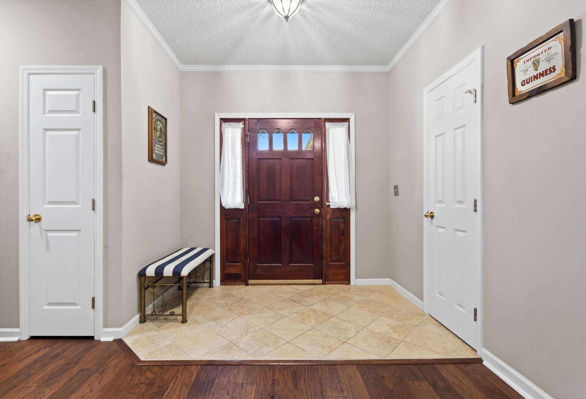 3092 Kings Ct. Photo 7
