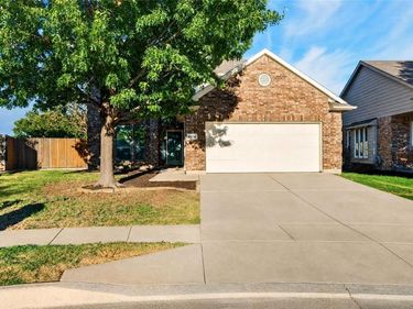 10834 Axton Court, Fort Worth, TX 76052
