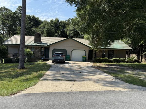 2910 Crescent Avenue, Crestview, FL 32539