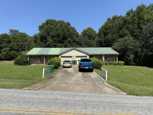 4998 Okaloosa Lane, Crestview, FL 32539