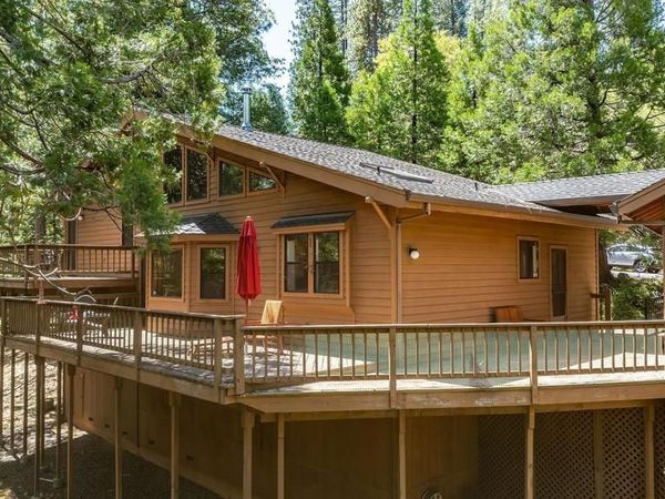 317 Canyon View Dr, Hathaway Pines, CA 95233