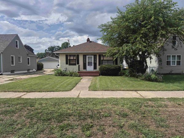 1338 Center Avenue, Janesville, WI 53546