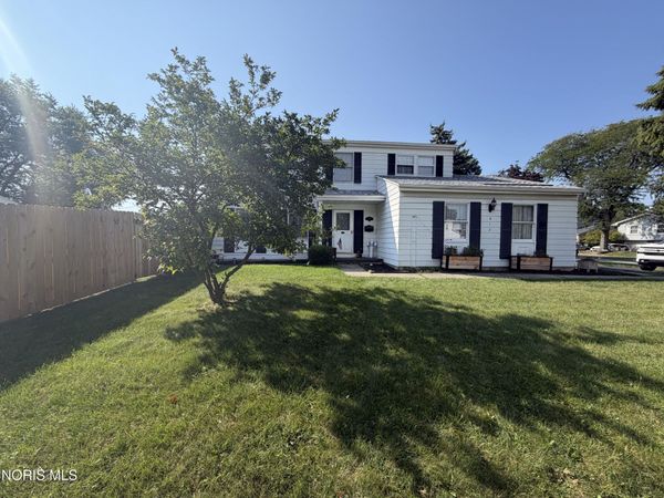 612 Dussel Drive , Maumee, OH 43537