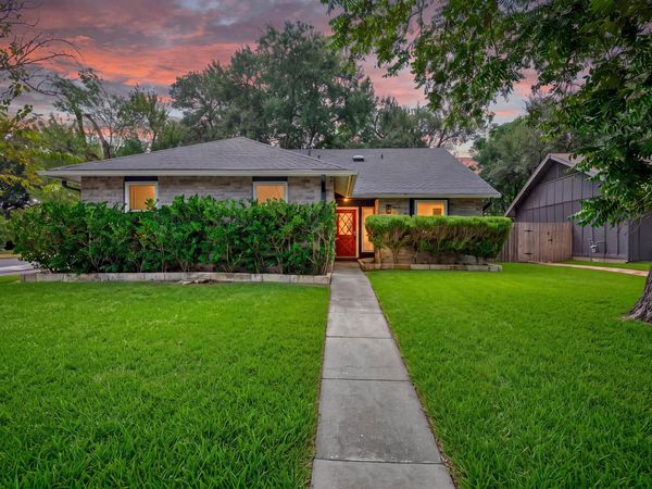 6605 Woodhue DR , Austin, TX 78745
