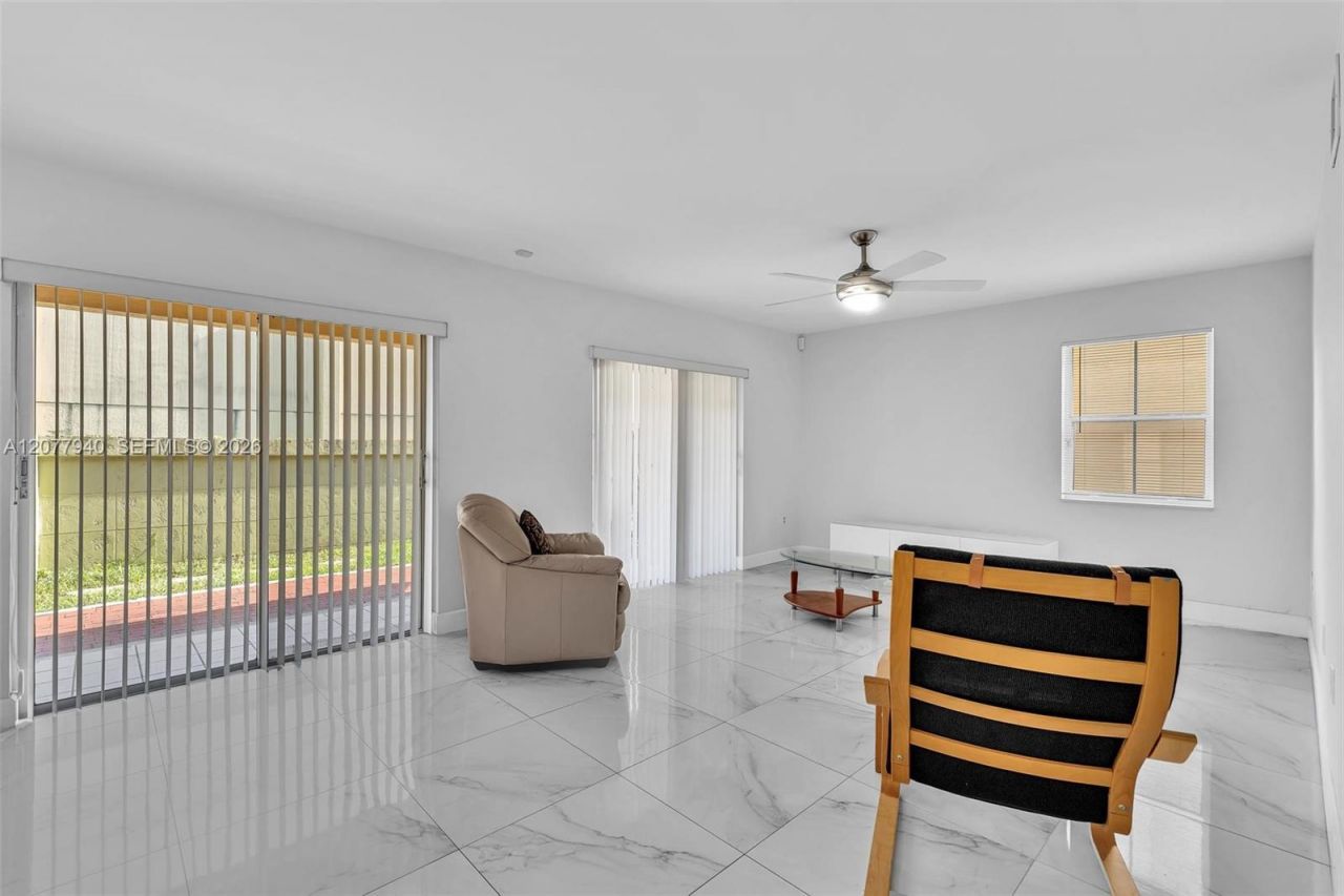 13949 N Forest Oak Cir, Davie, FL 33325 Photo