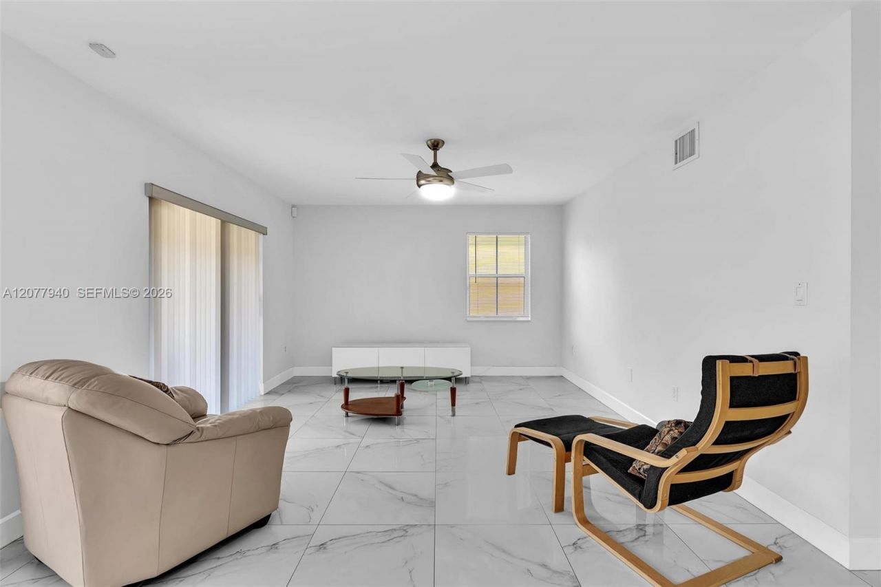13949 N Forest Oak Cir, Davie, FL 33325 Photo