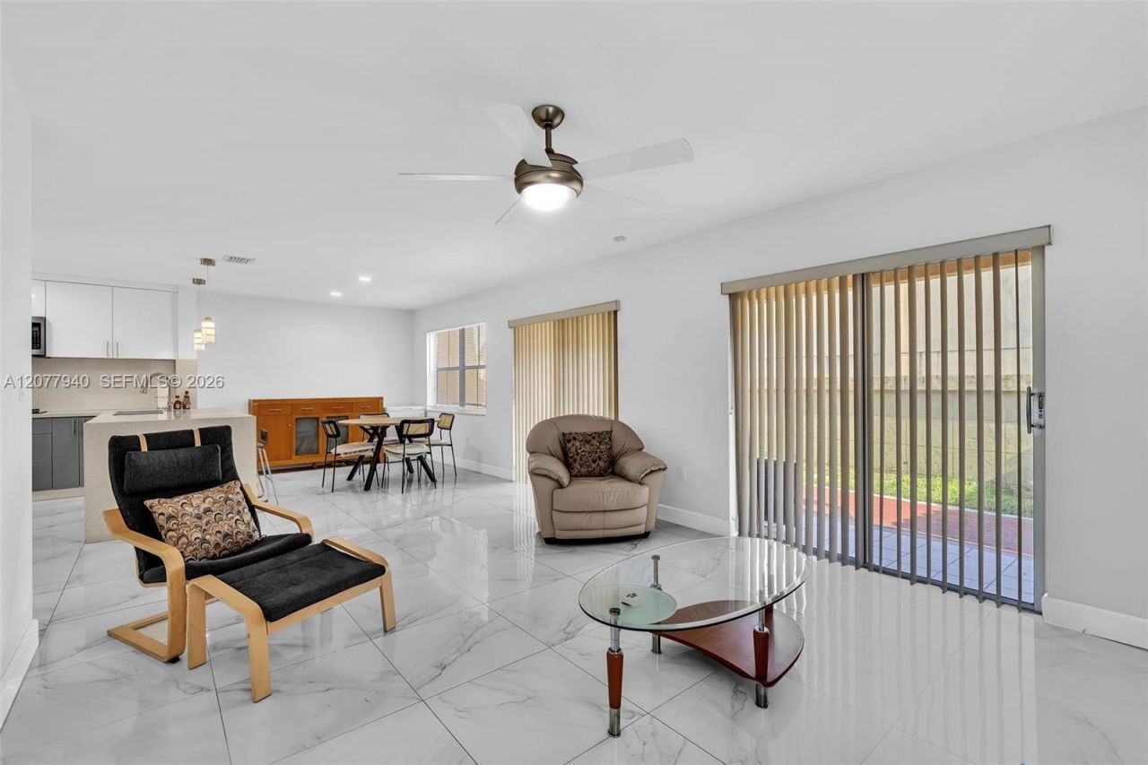 13949 N Forest Oak Cir, Davie, FL 33325 Photo