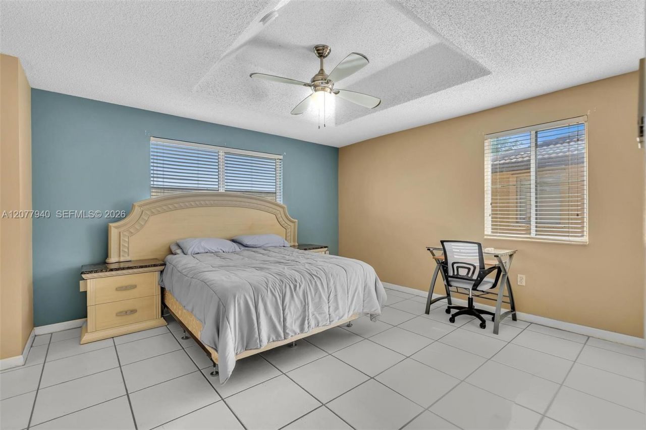 13949 N Forest Oak Cir, Davie, FL 33325 Photo