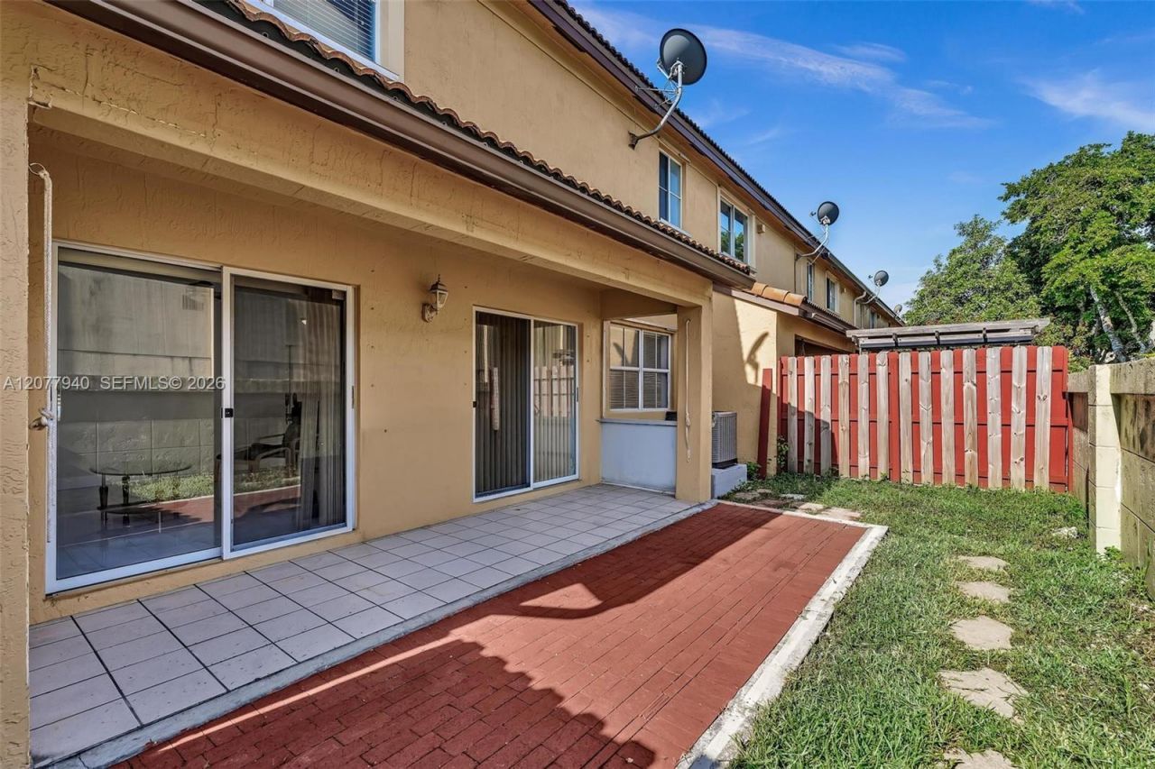 13949 N Forest Oak Cir, Davie, FL 33325 Photo