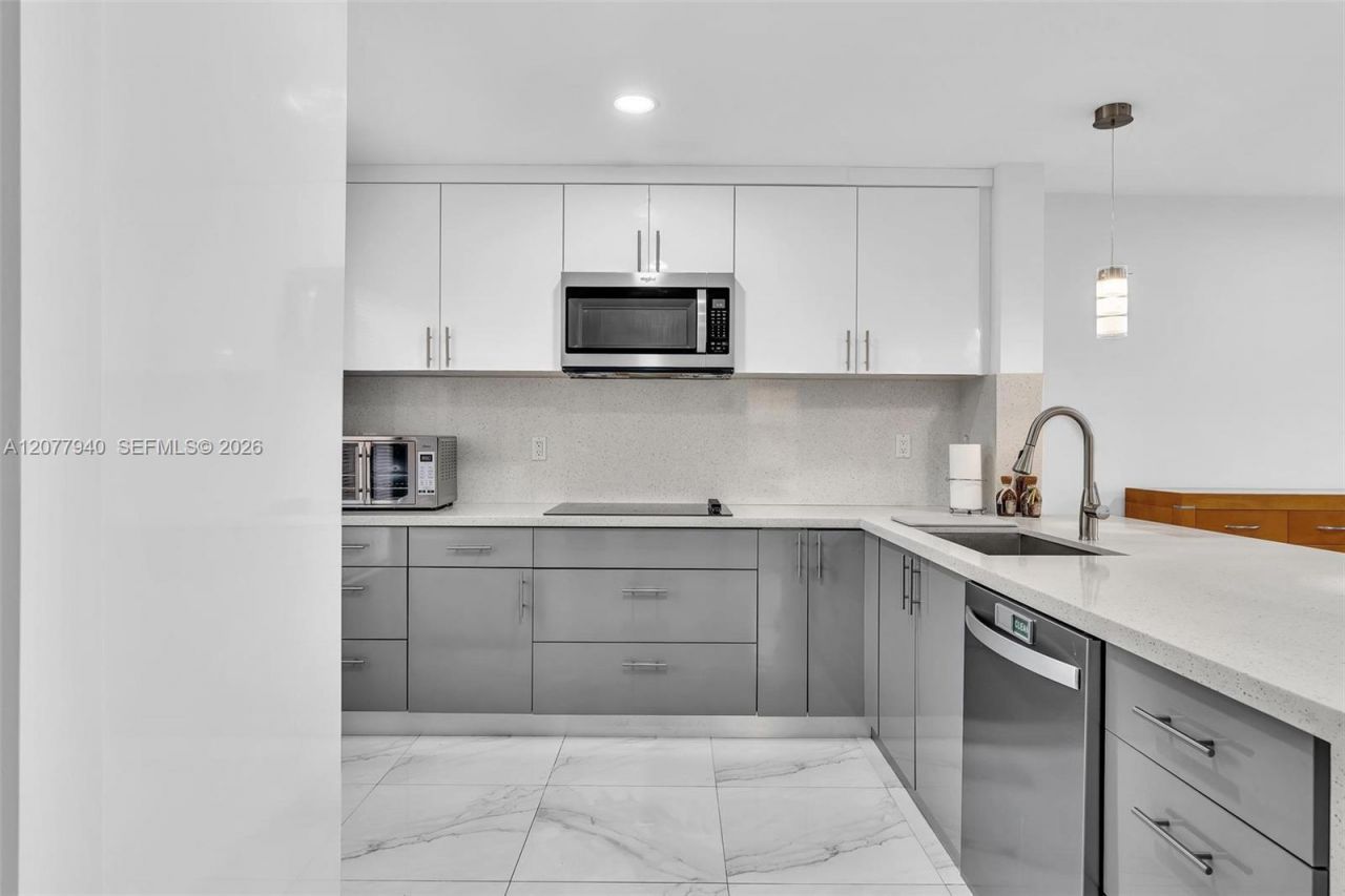 13949 N Forest Oak Cir, Davie, FL 33325 Photo