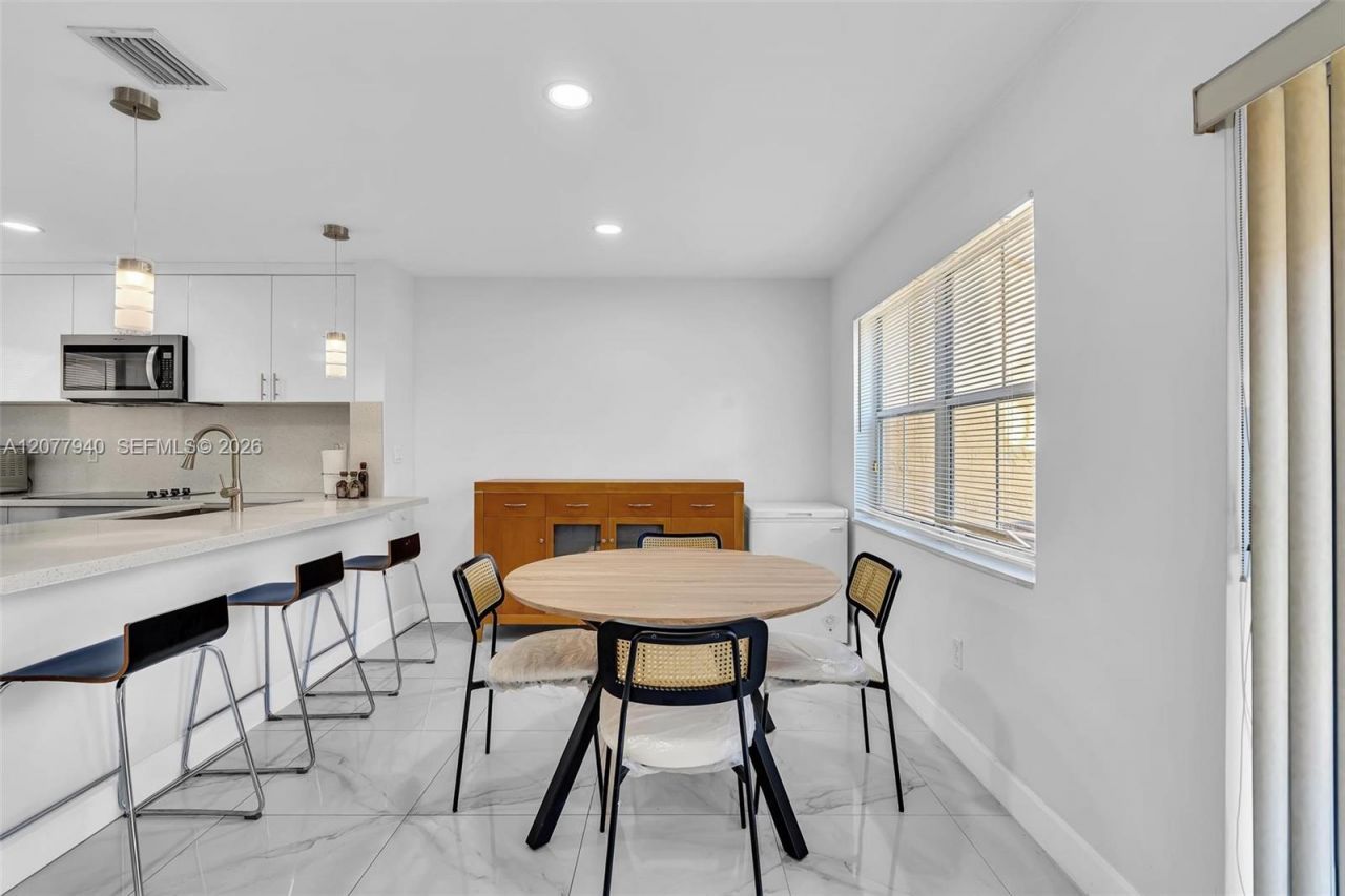 13949 N Forest Oak Cir, Davie, FL 33325 Photo