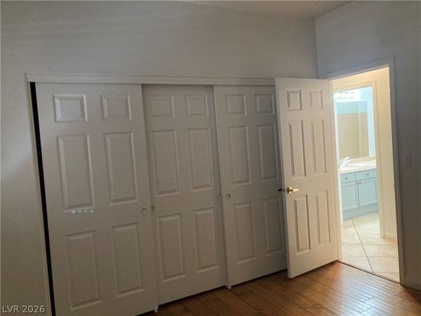 8877 Waltzing Waters Court , Las Vegas, NV 89147