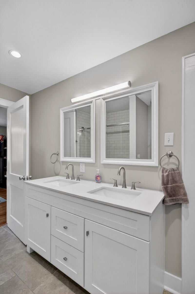 537 St. Andrew's Boulevard Photo 24