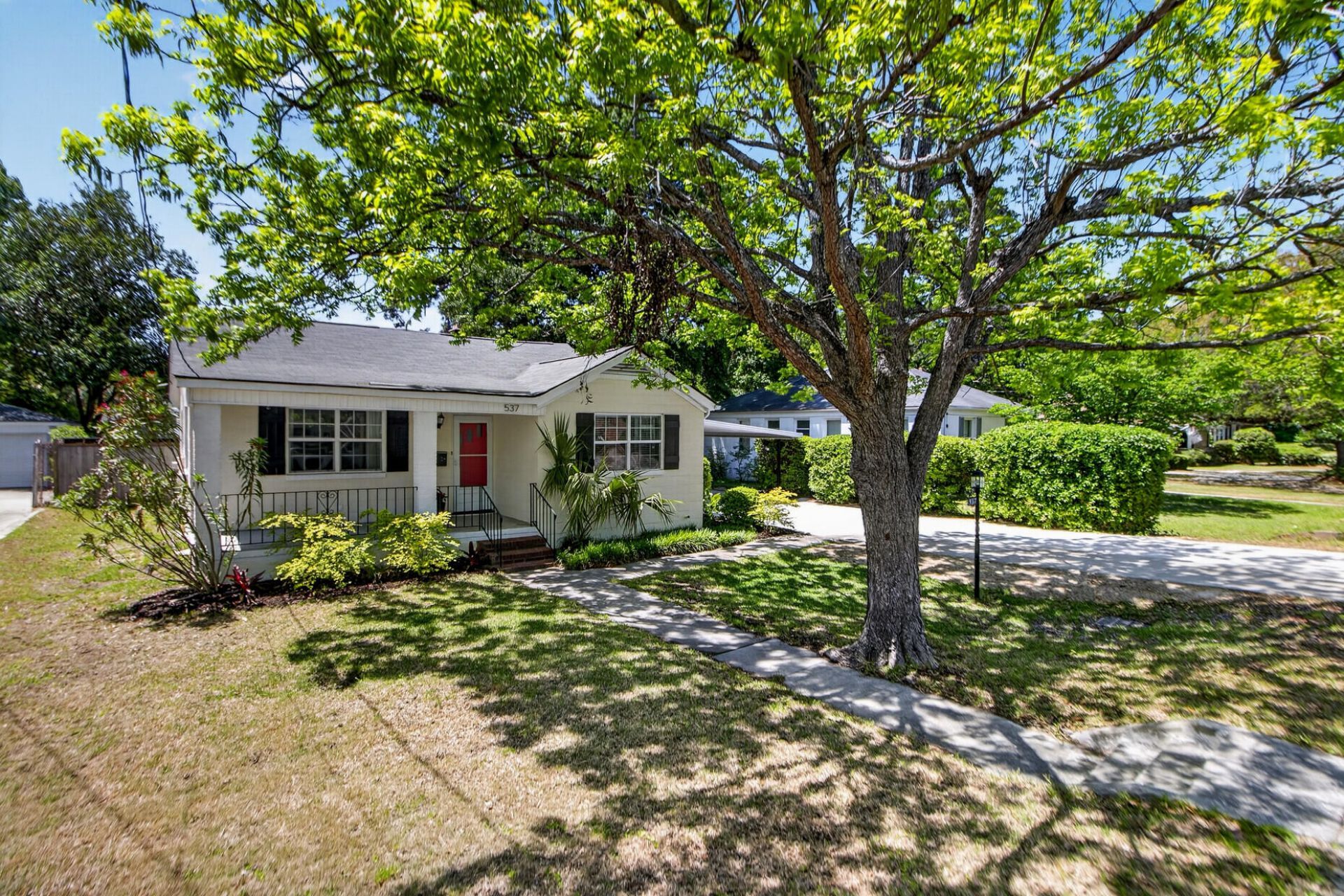 537 St. Andrew's Boulevard Photo 4