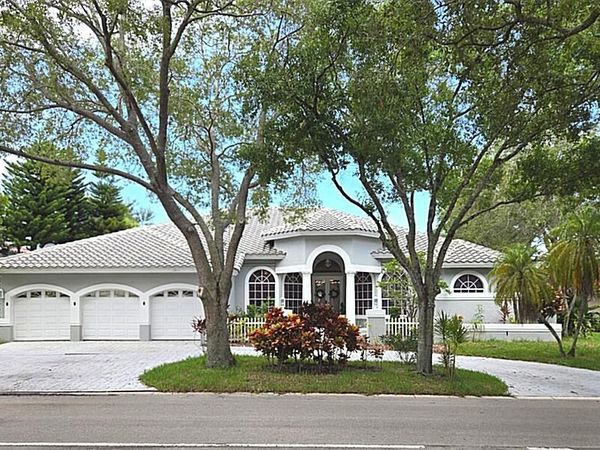 1811 Eagle Trace Boulevard W, Coral Springs, FL 33071