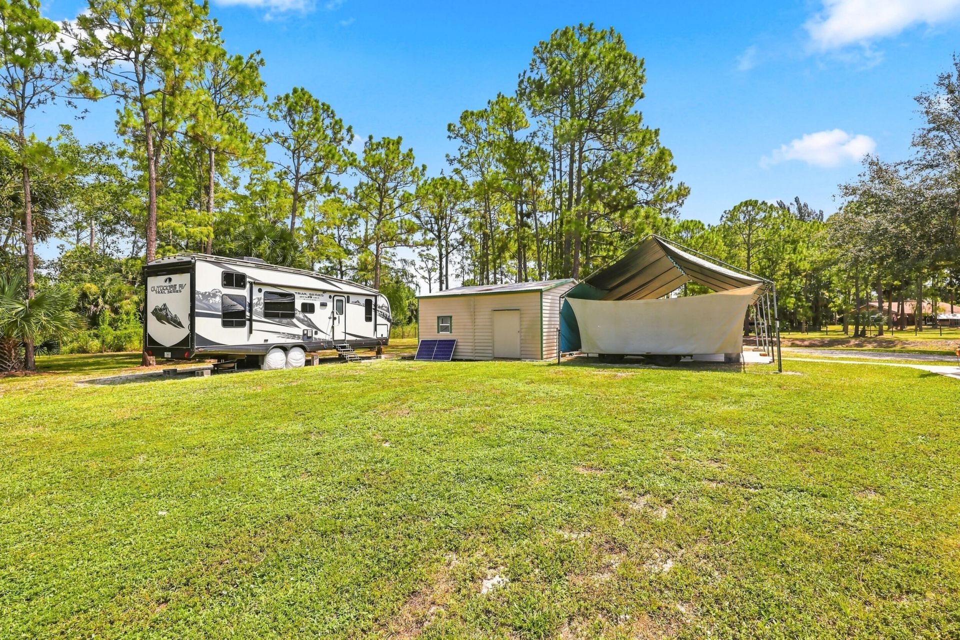 2195 F Road, Loxahatchee, FL 33470 Photo