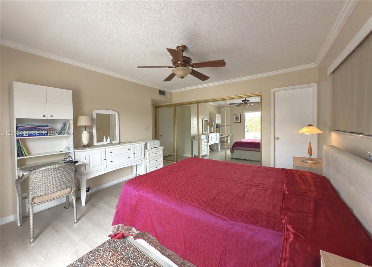 2340 NE 9th St , Unit 210, Fort Lauderdale, FL 33304 Photo