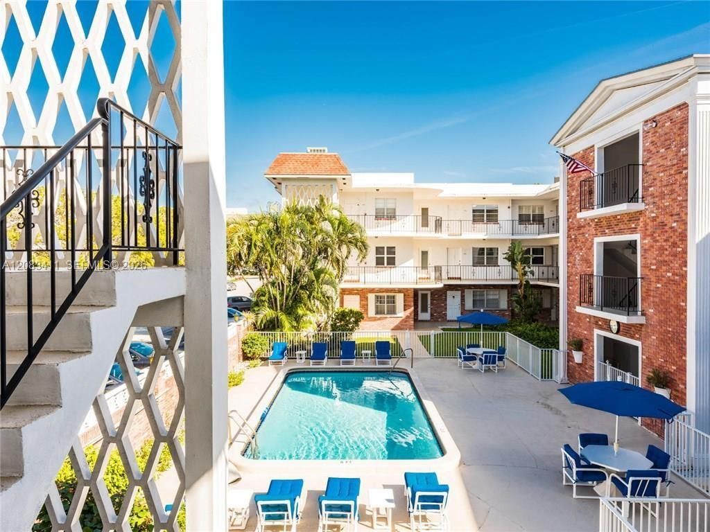 2340 NE 9th St , Unit 210, Fort Lauderdale, FL 33304 Photo