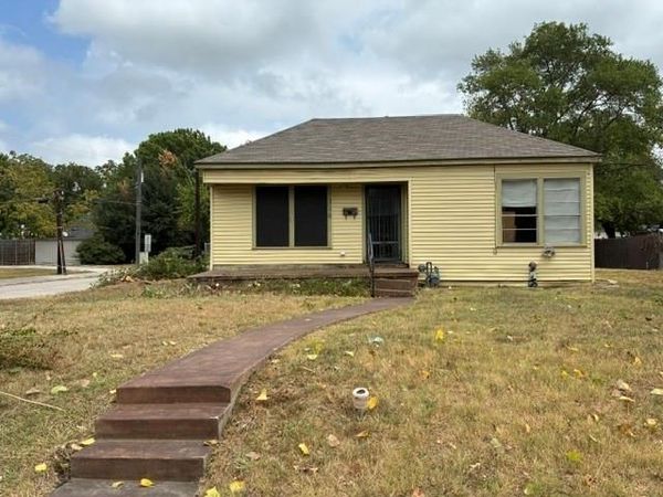 316 N Washington Street , Farmersville, TX 75442
