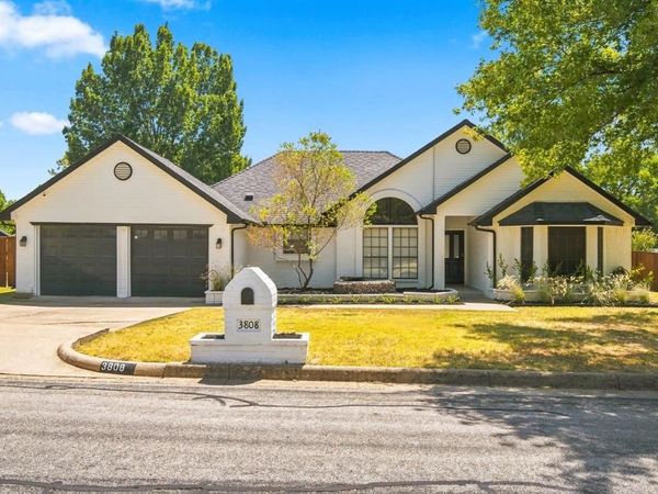 3808 Chestnut Street , Fort Worth, TX 76137
