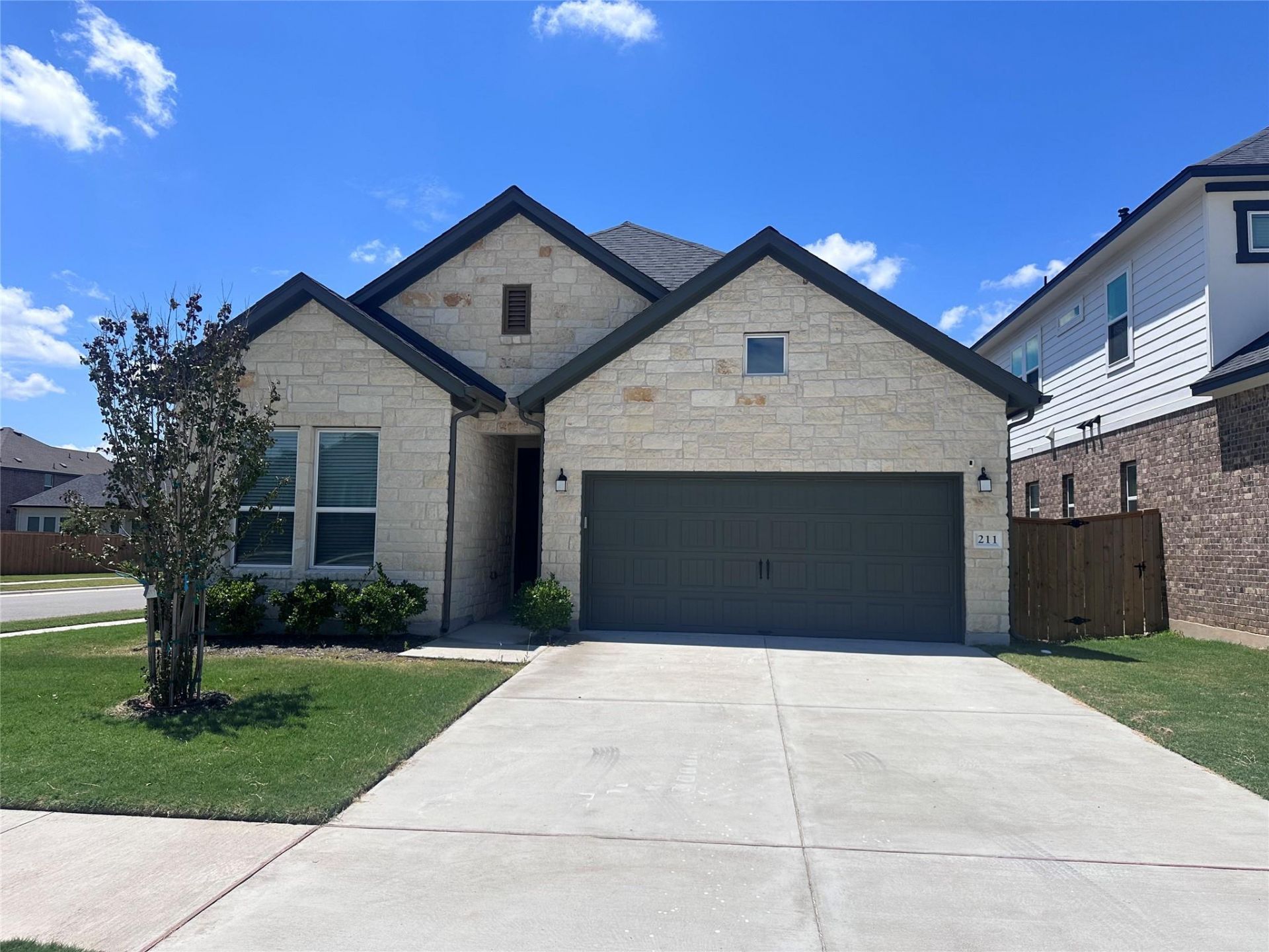 211 Darley Oak Dr, Dripping Springs, TX 78620 Main Photo
