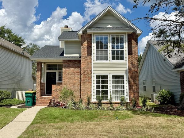 215 Parkwood Circle, Niceville, FL 32578