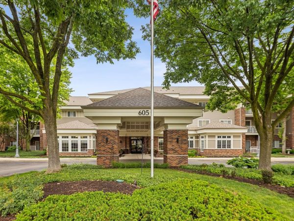 605 Barrington Avenue , Unit 332, East Dundee, IL 60118